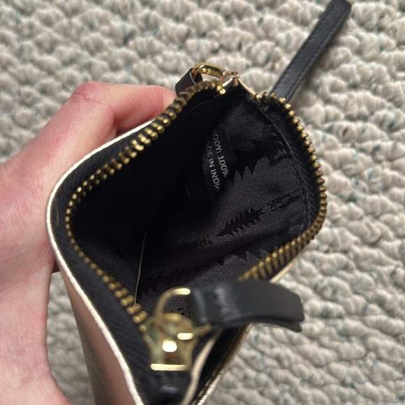 Thacker NY Amber Wristlet Card Holder - Picture 4 of 6